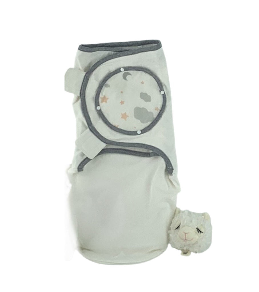 Scent absorbing baby swaddle uses the proven power of mom or dads scent to promote better sleep by lower cortisol levels. Mookabee is the only swaddle that grows with you child by transitioning to a lovey with the included stuffed animal head that simply attached to the Mookabee Soothe-Swatch